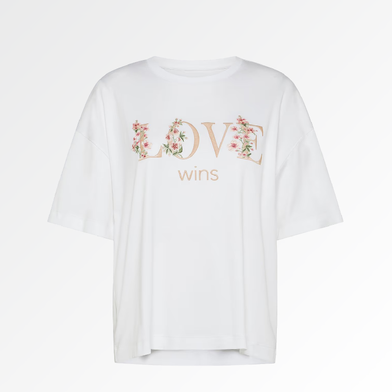 T-shirt Love Wins